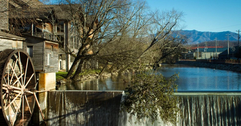 10 Best Attractions for Couples in Pigeon Forge
